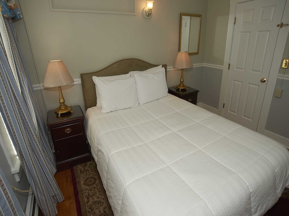 Standard Double Room, Ensuite (The House 18 Queen (no pe)