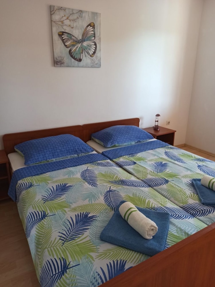 Apartment (Davor - with parking - A5(2+2)) photo 2