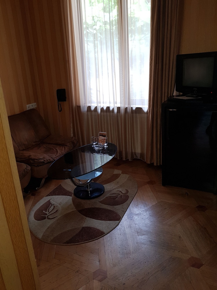 Luxury Suite, Multiple Beds photo 3