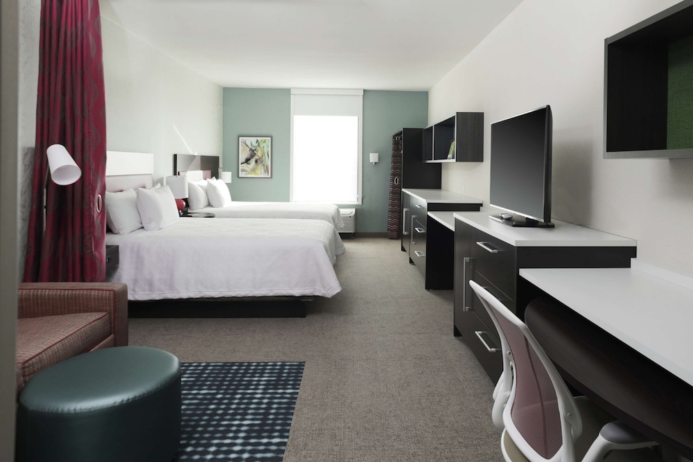 Studio, 2 Queen Beds, Accessible, Bathtub (Mobility & Hearing) photo 2