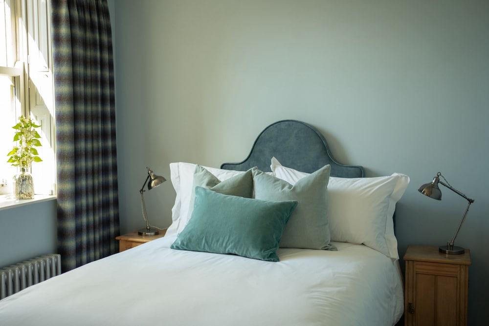 Deluxe Single Room, Courtyard View (Airedale)