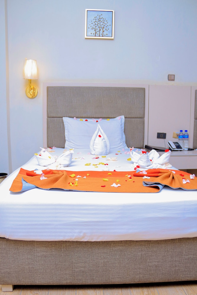 Economy Single Room, Balcony, City View photo 2