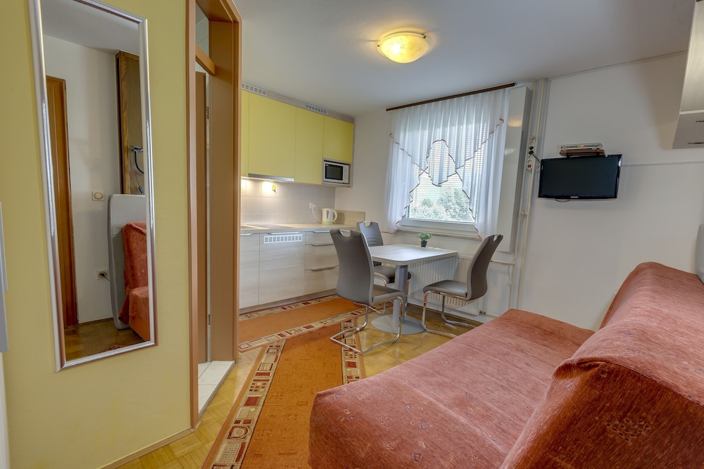 Apartment, 1 Bedroom, Mountain View (a2) photo 1