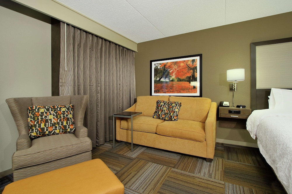 Deluxe Room, 1 King Bed - Photo 1