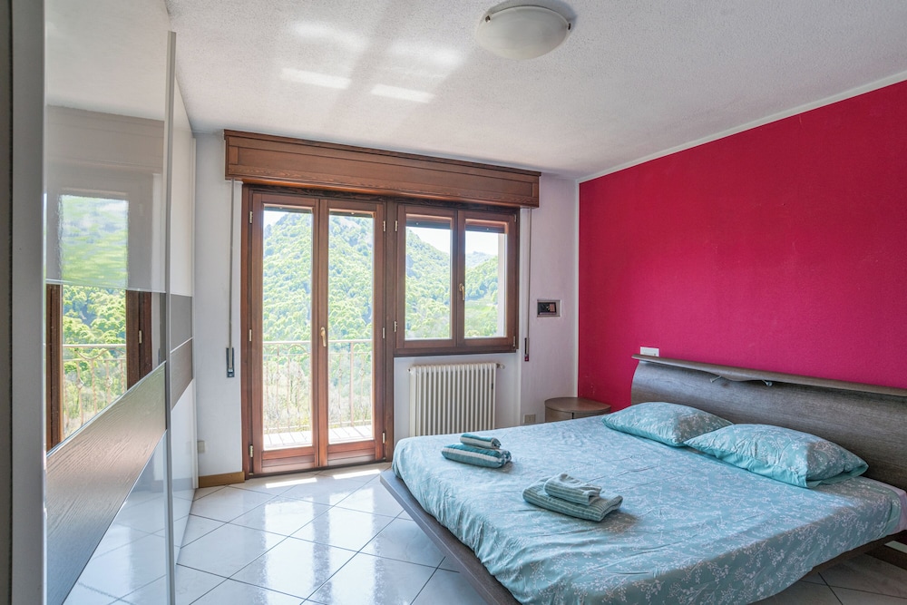 Family House, Multiple Bedrooms, 2 Bathrooms (Balcone Di Alex & Thomas) photo 3