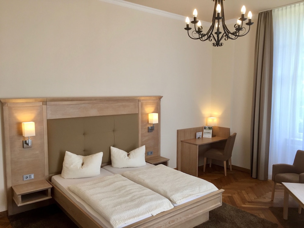 Quadruple Room, Ensuite photo 2