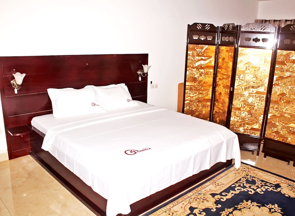 Standard Suite - Photo 8