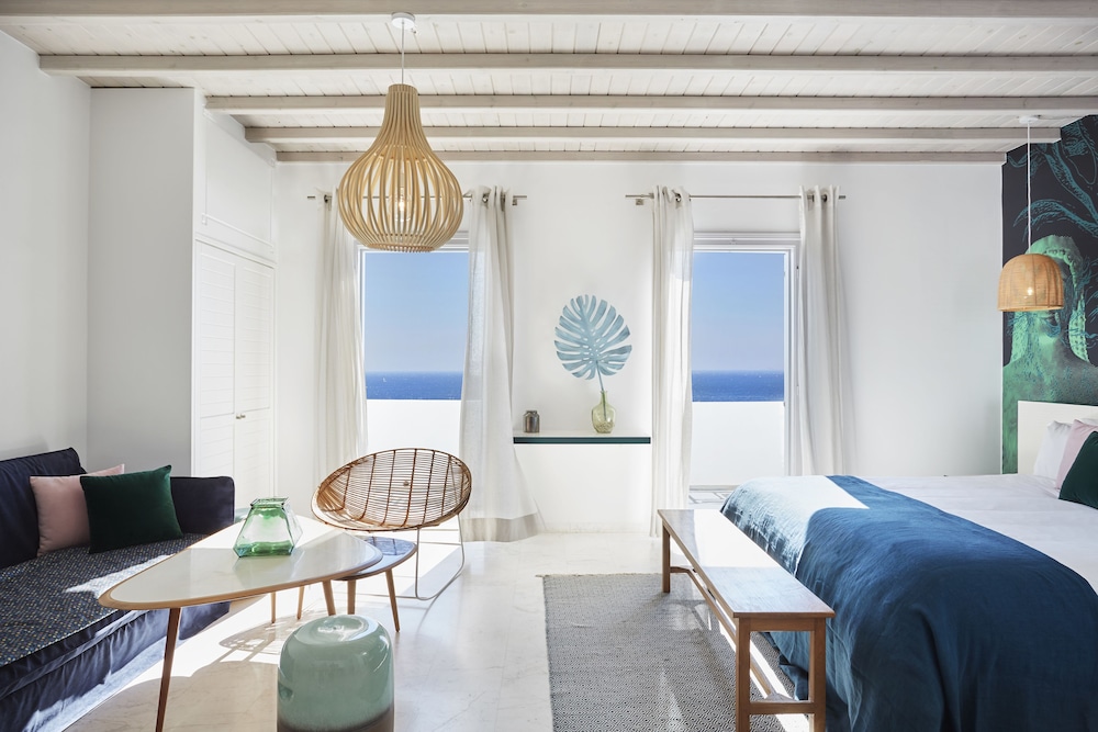 Superior Sea View Suite - Photo 1