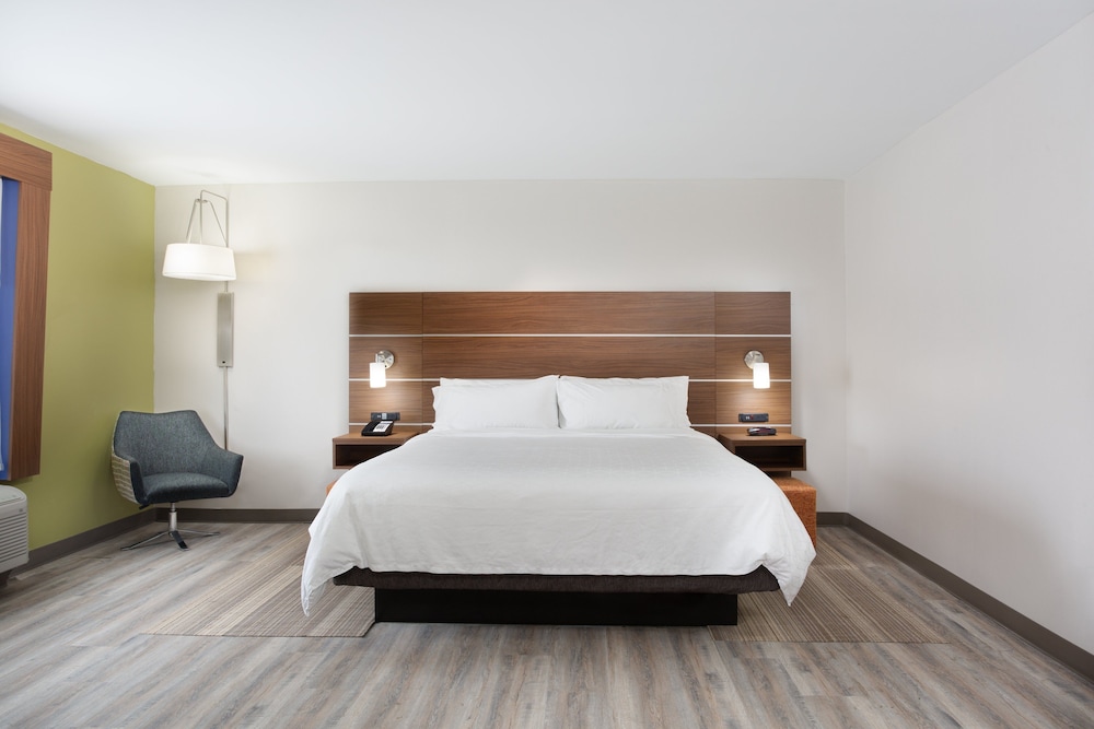 Suite, 1 King Bed (Extra Floor Space) - Photo 4