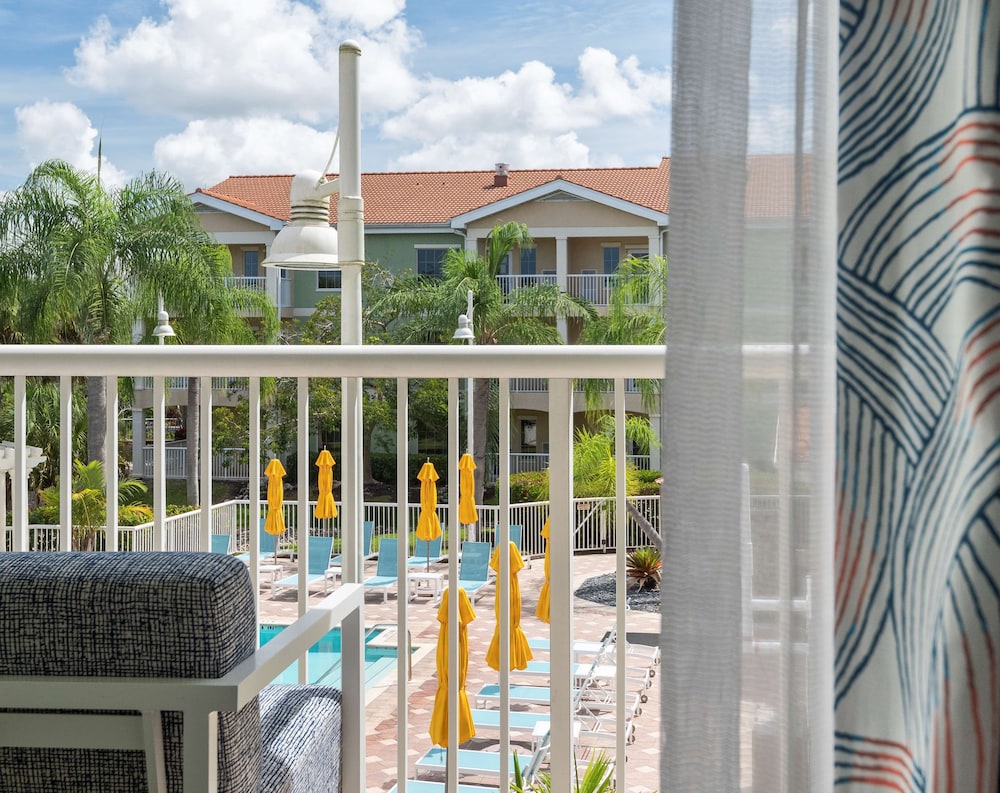 Suite, 1 King Bed, Balcony, Pool View - Photo 1