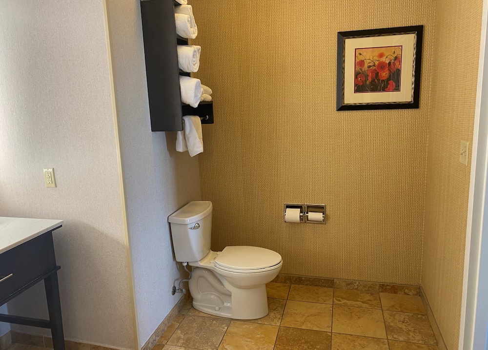 Suite, 2 Queen Beds, Accessible, Bathtub - Photo 7