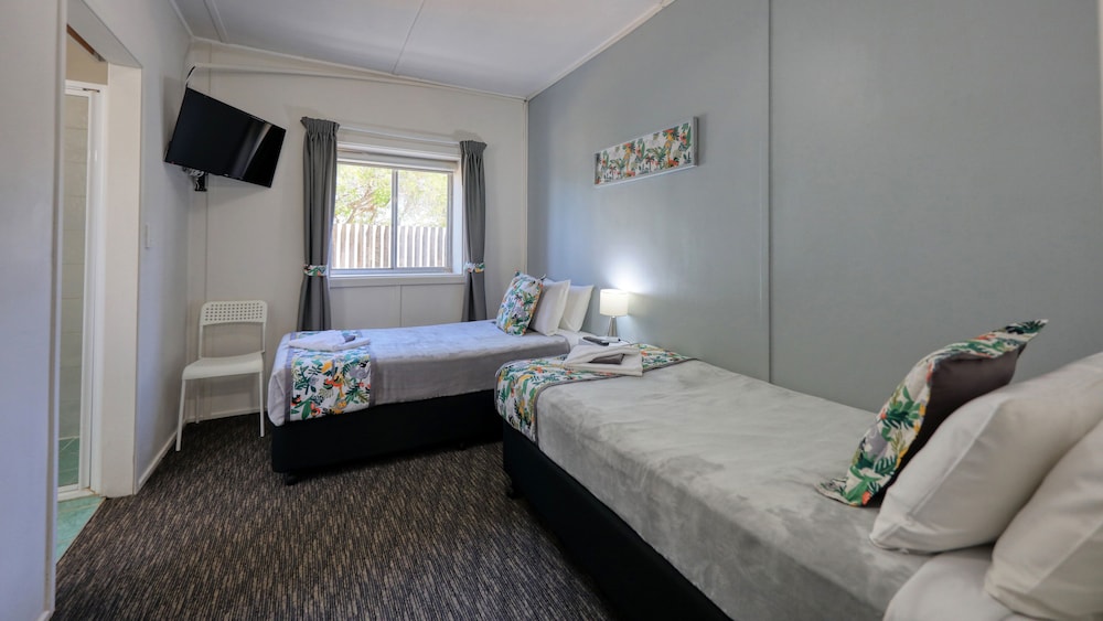 Family Room, Multiple Beds photo 2