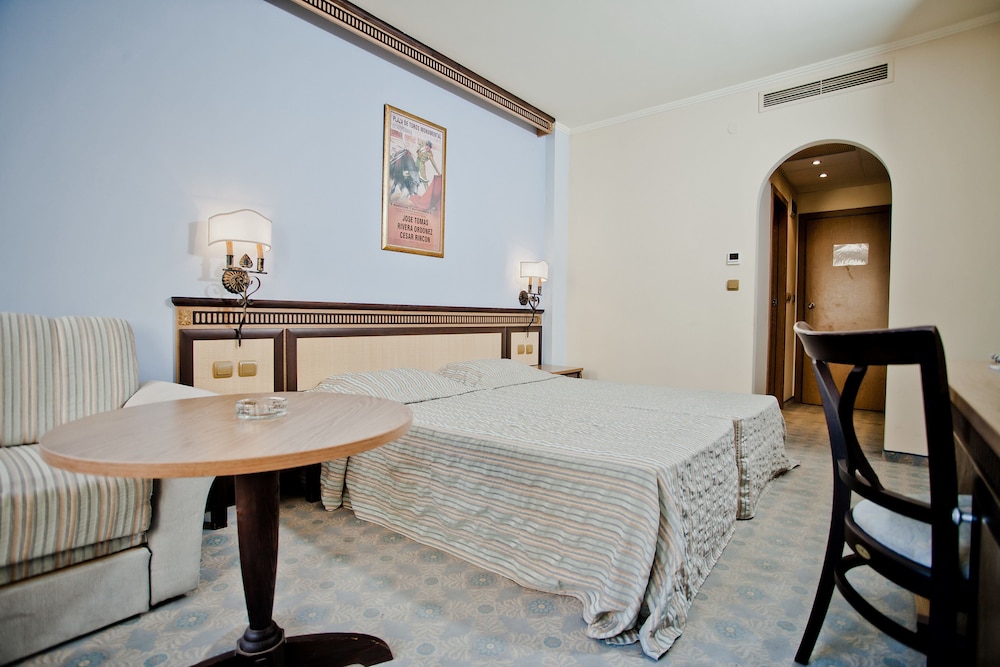 Double Room, Balcony, Partial Sea View photo 2