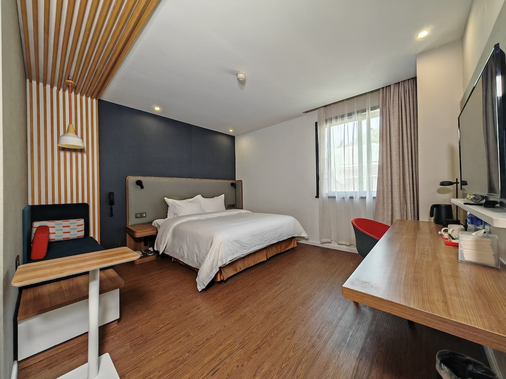 Room, 1 King Bed, Accessible