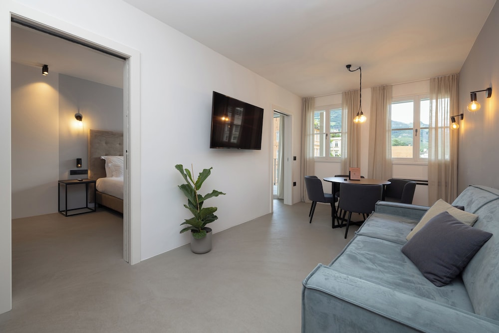 Deluxe Condo