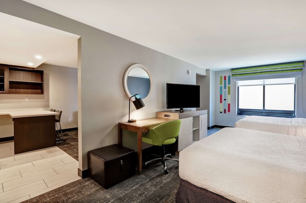 Signature Suite, 2 Queen Beds, Accessible photo 3