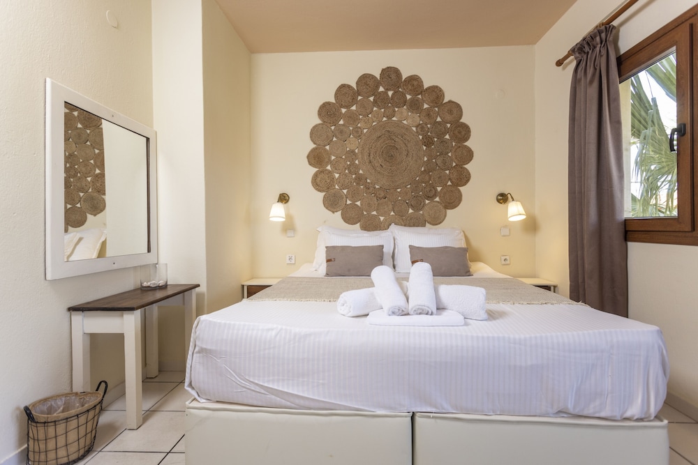 Standard Double or Twin Room photo 3