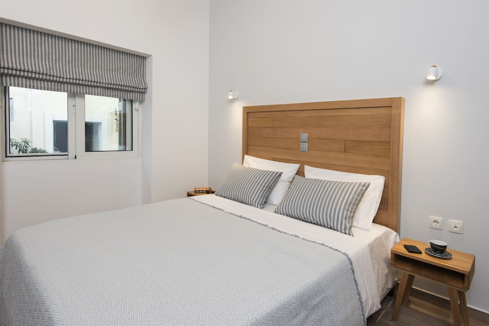 Deluxe Double Room (Semi Ground Floor)