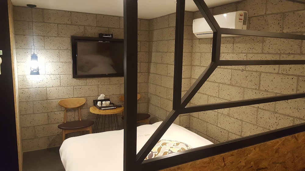 Premium Room - Photo 11