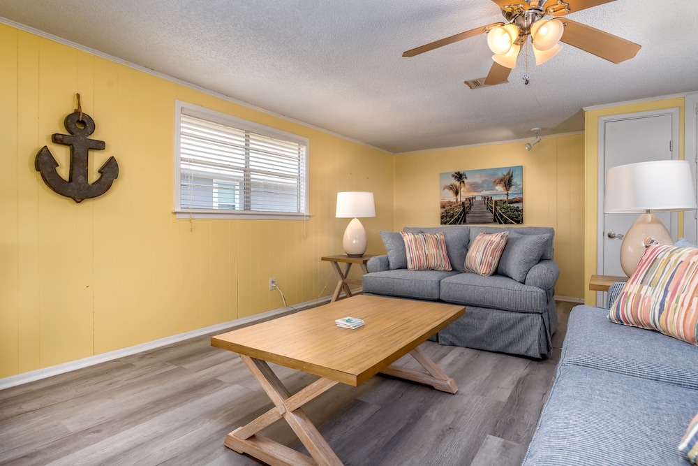 House, 3 Bedrooms photo 2