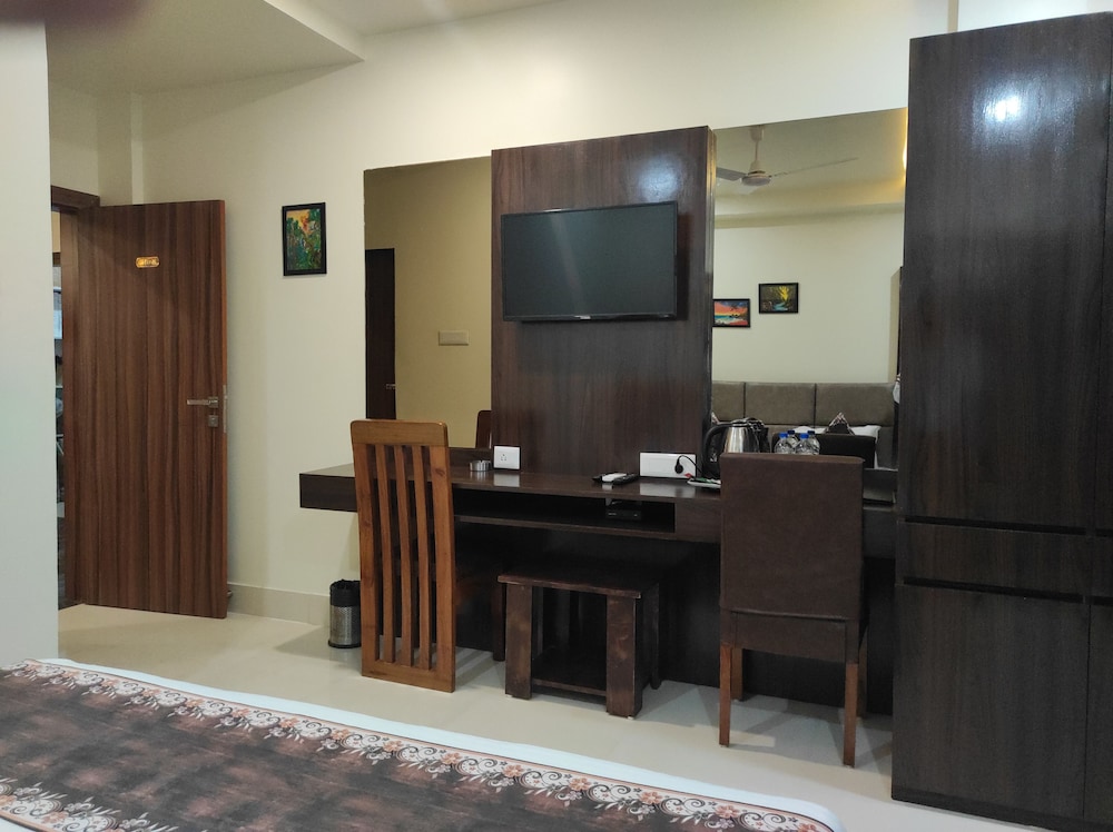 Family Room - Photo 21