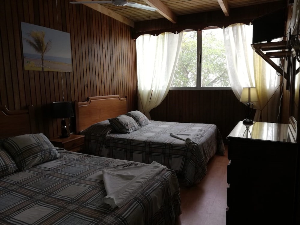 Deluxe Double Room, 2 Queen Beds, Non Smoking photo 1