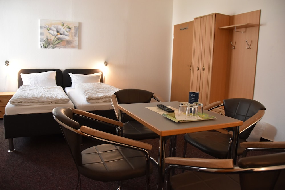 Economy Double Room photo 2