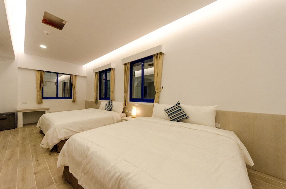 Classic Quadruple Room