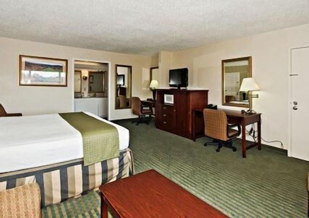 Standard Room, Non Smoking - Photo 2