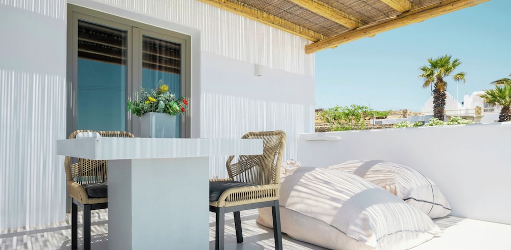 Queen-Size Double Bed Luxury Suite with Private Pool - Photo 4