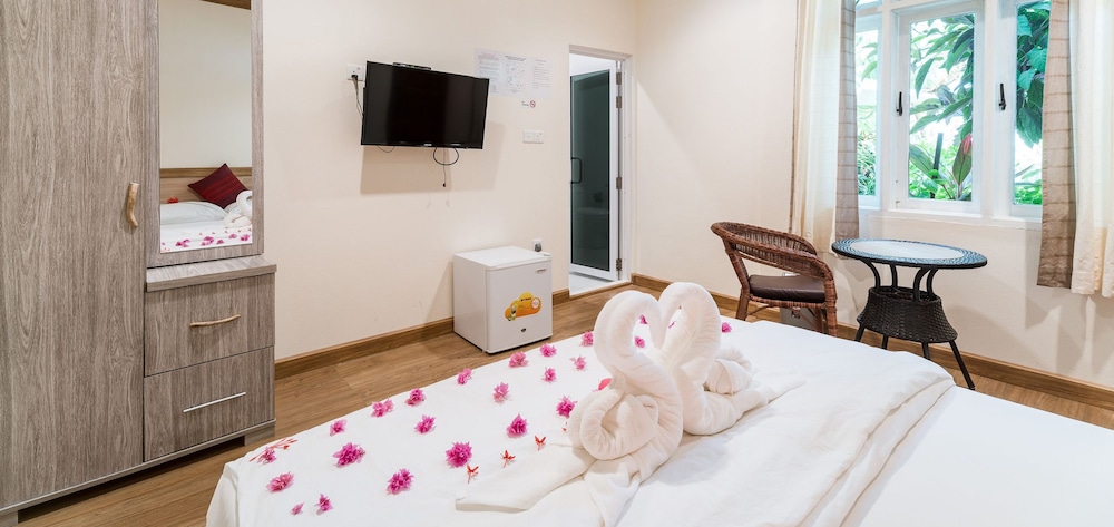 Deluxe Double Or Twin Room, 1 Bedroom, Non Smoking, Garden View