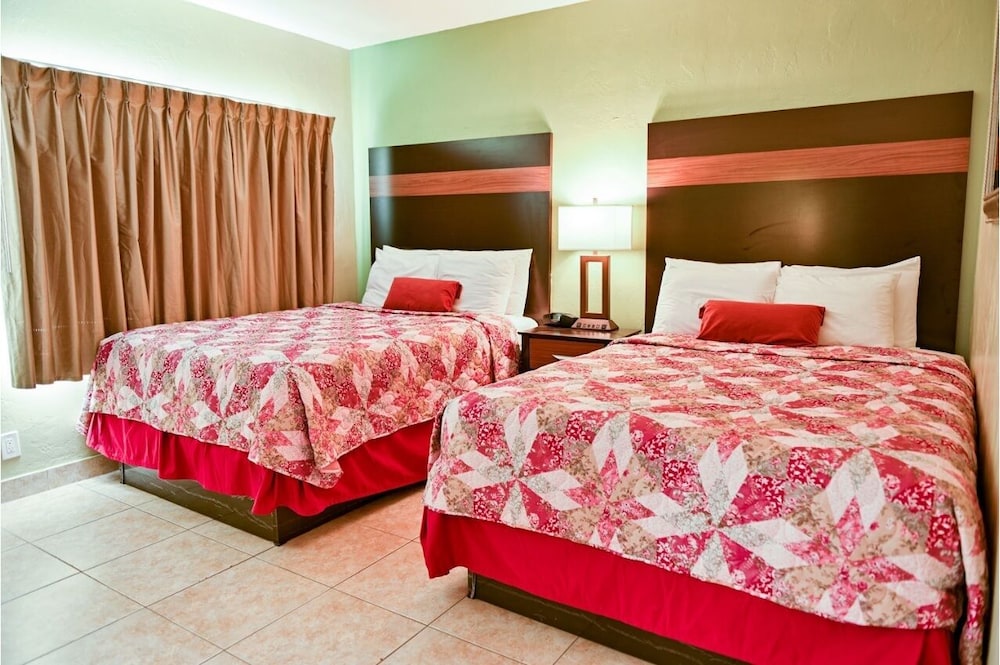 Standard Room, 2 Queen Beds, Non Smoking
