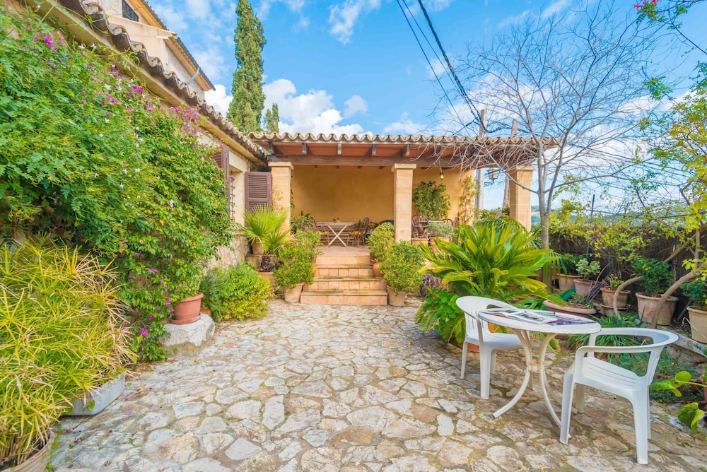 Villa photo 3