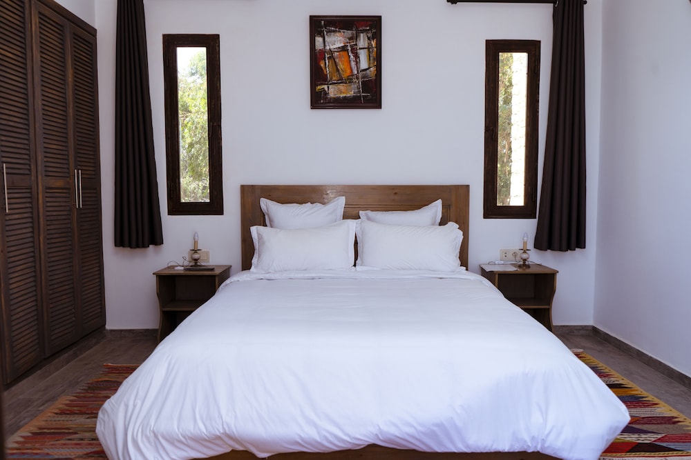 Standard Double Room - Photo 6