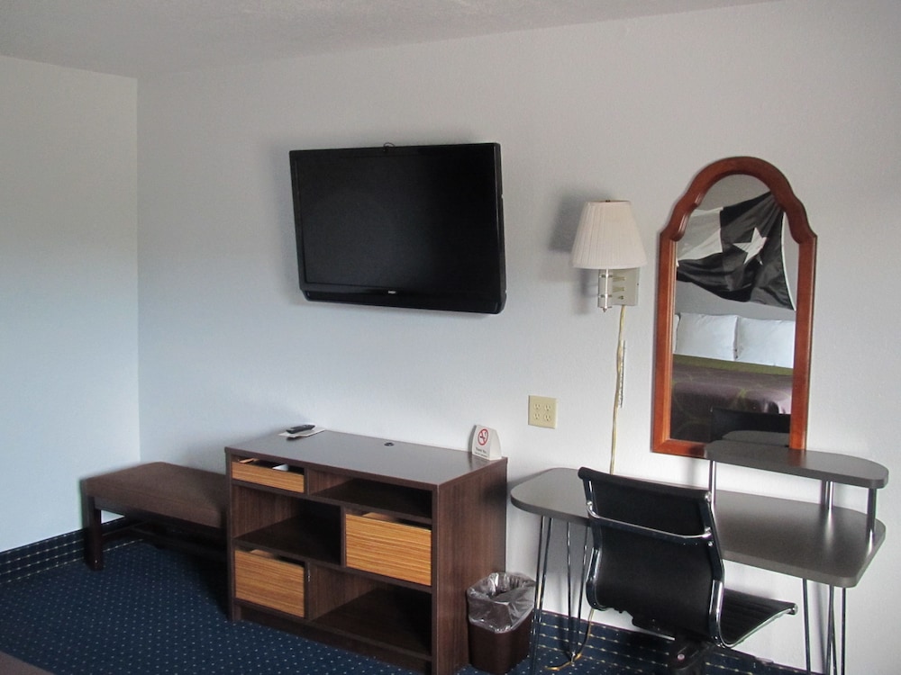 Standard Room, 1 King Bed - Photo 6