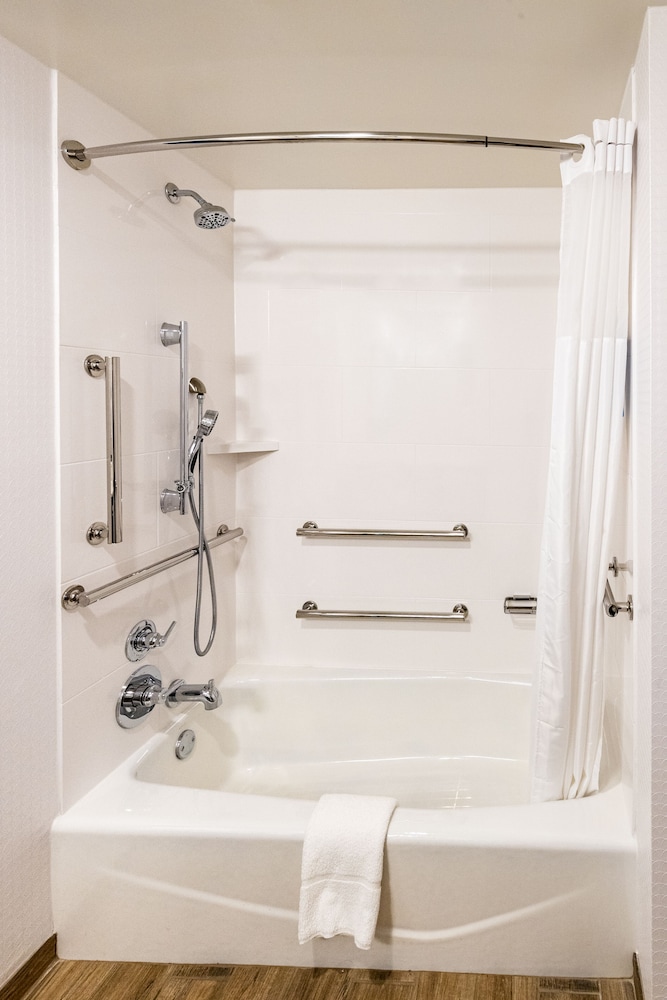 Room, 1 King Bed with Sofa bed, Accessible, Refrigerator & Microwave (Hearing) - Photo 2