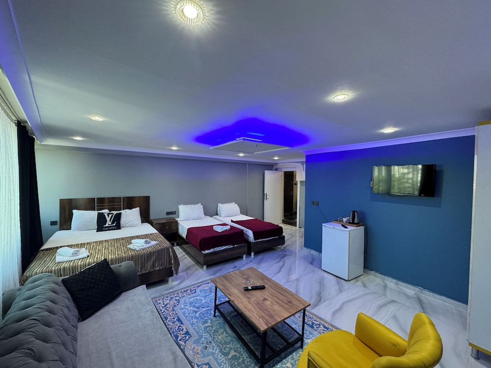 Deluxe Suite photo 3