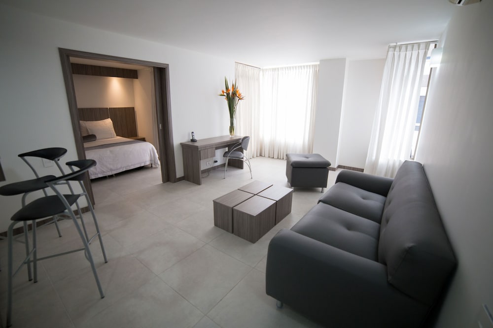 Deluxe Suite - Photo 2