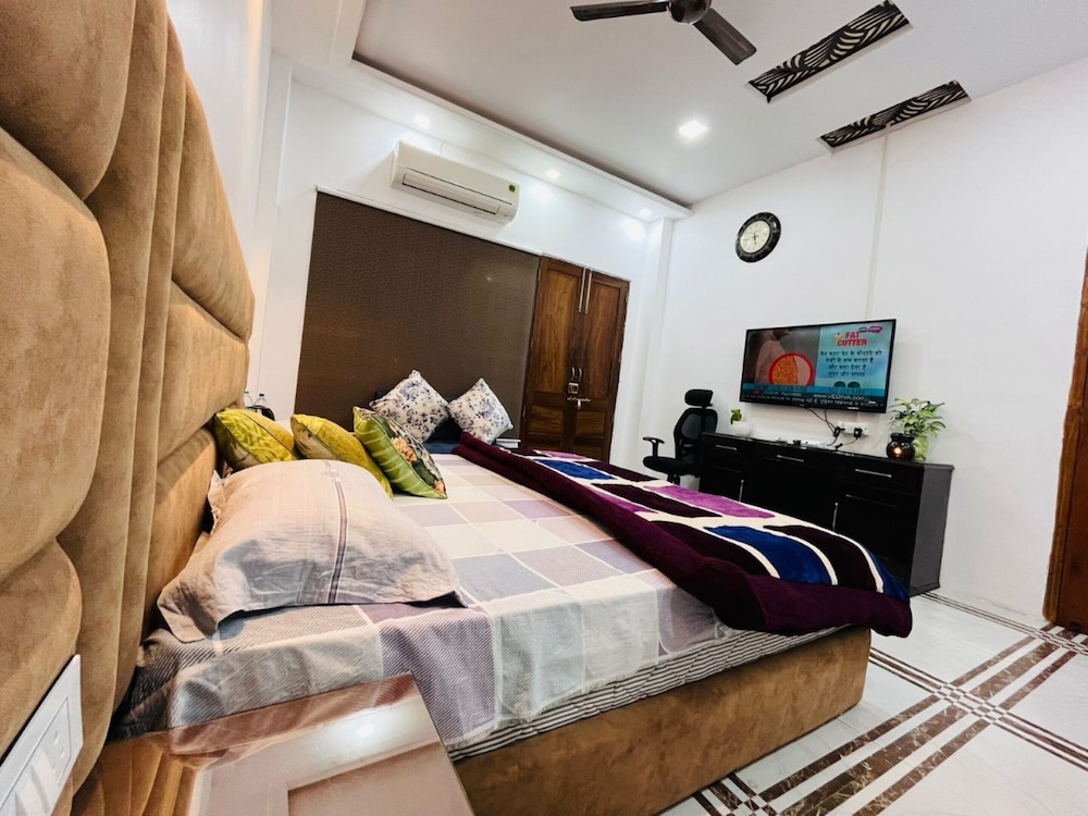 Deluxe Studio Suite - Photo 5