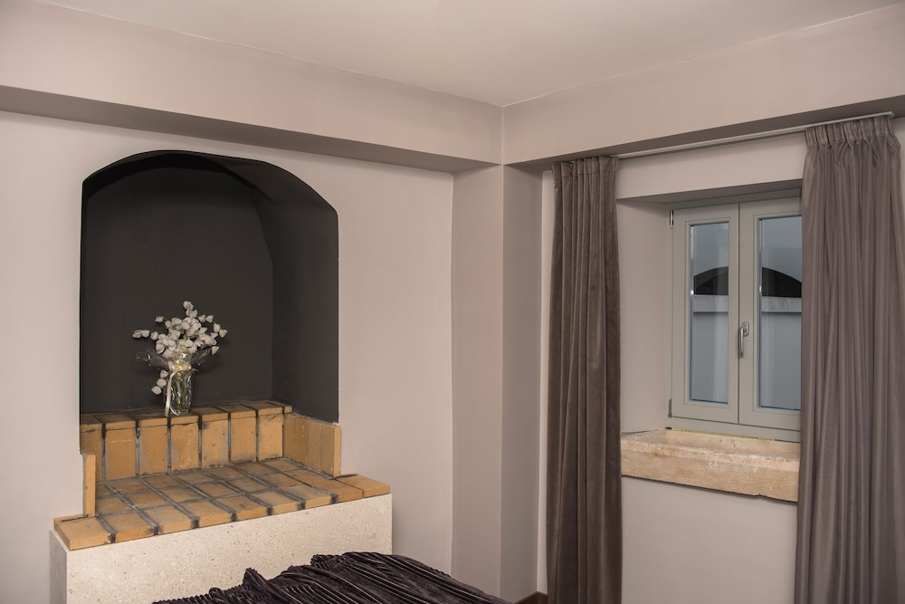 Room - Photo 5
