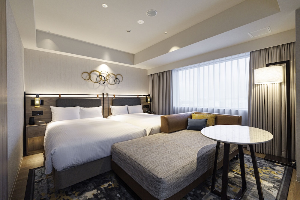 [Top Floor] Superior Corner Twin, Non Smoking, Lounge Access Included photo 1