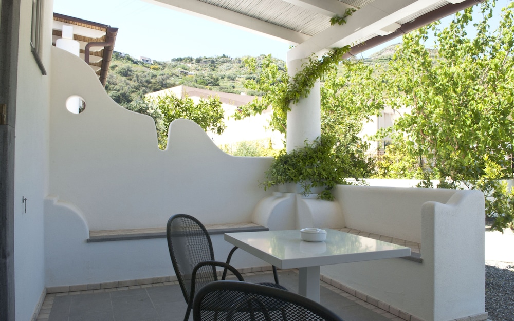 Comfort Triple Room, Partial Sea View - Photo 5