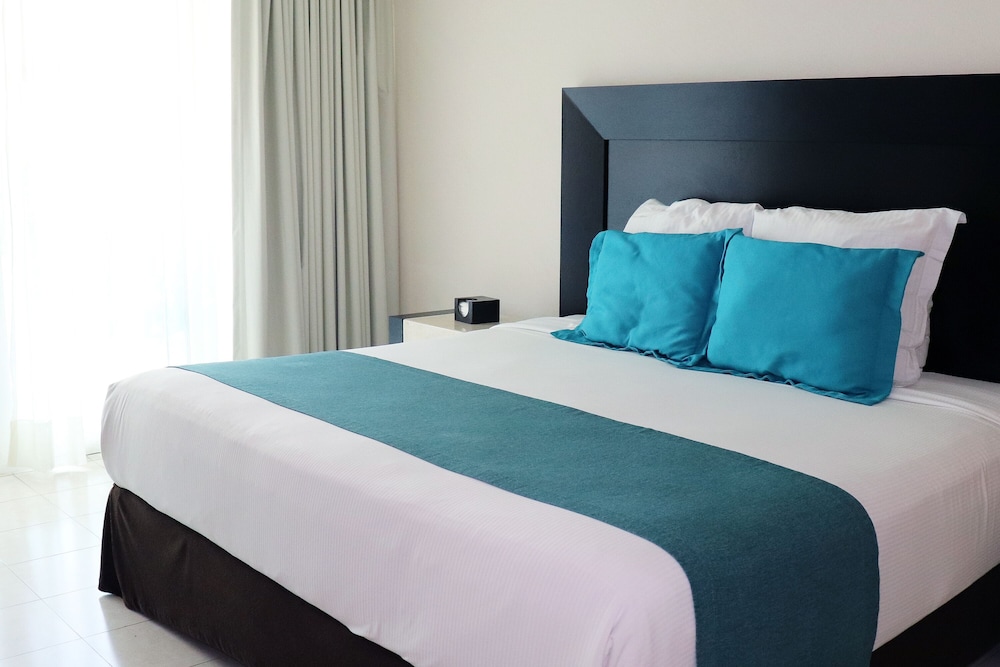 Superior Room, 1 King Bed, Balcony