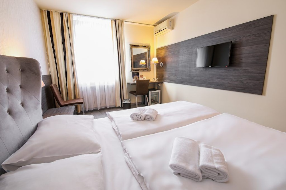 Standard Single Room - Photo 3