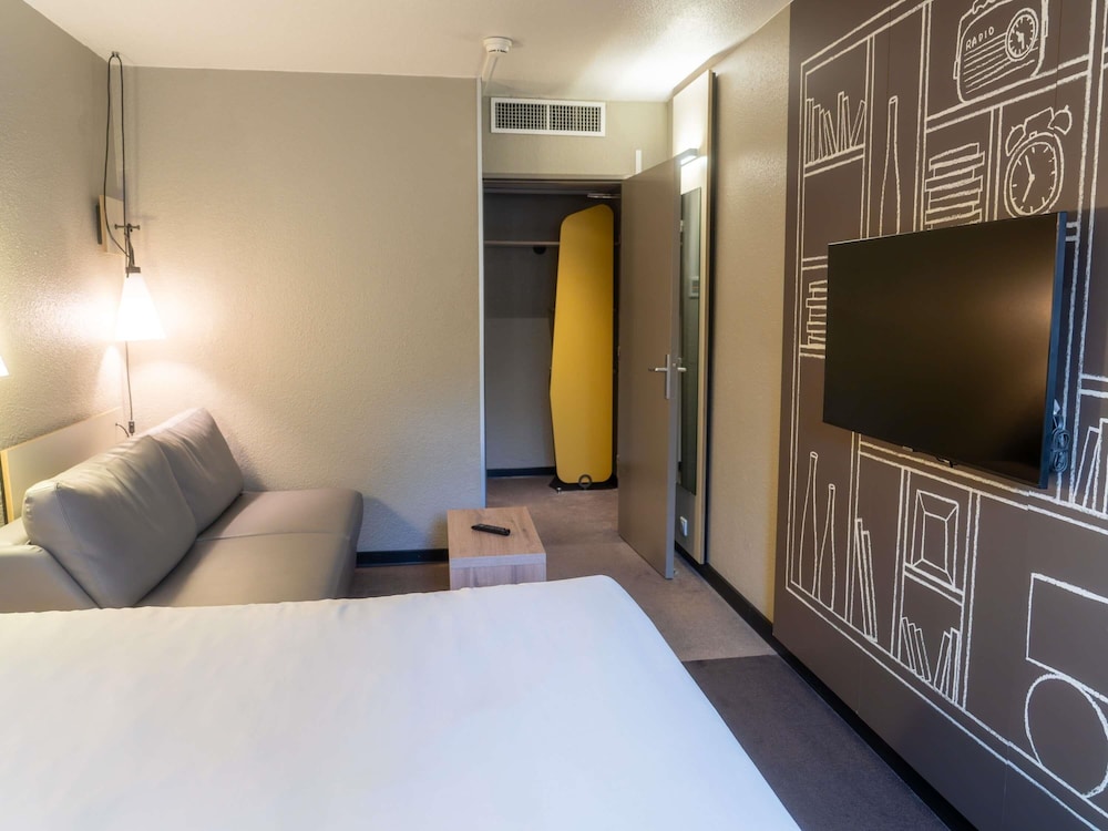 Deluxe Room, 1 Double Bed with Sofa bed - Photo 2