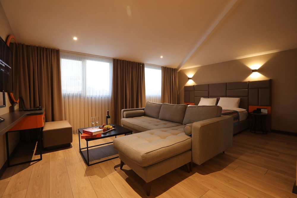 Elite Studio Suite