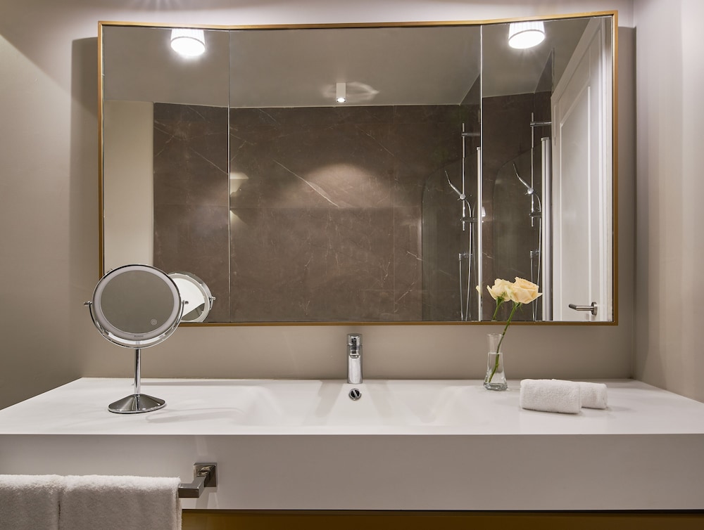 Suite, 1 Bedroom thumbnail 5