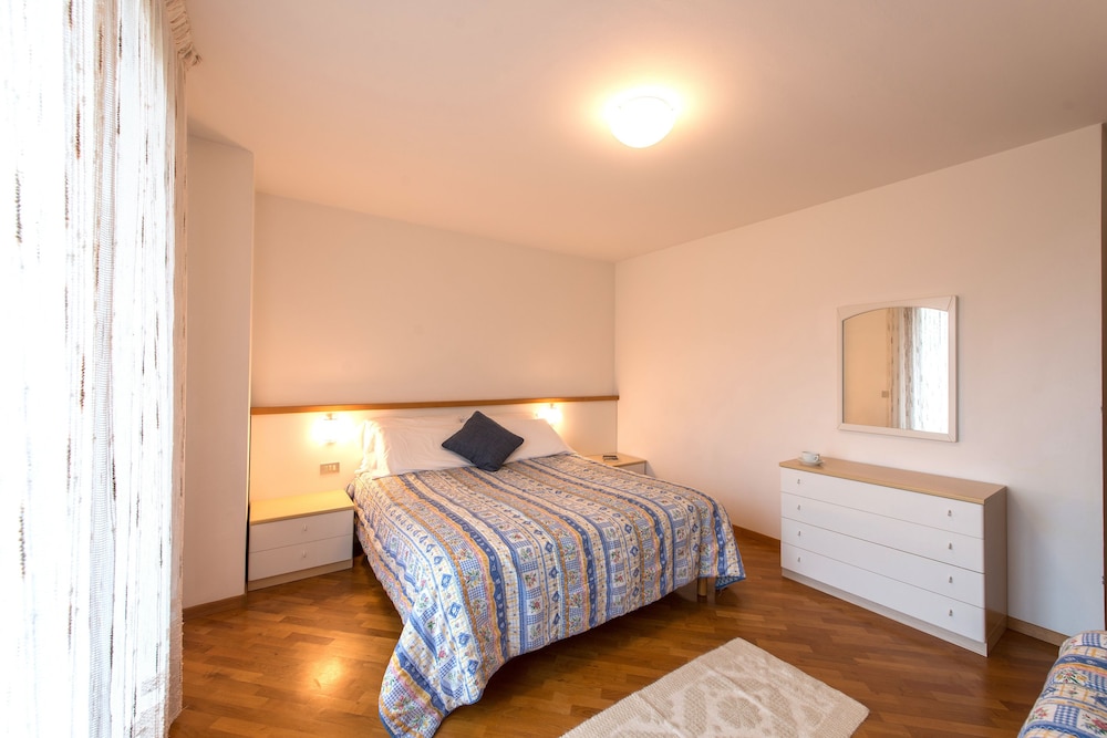 Apartment, 1 Bedroom, Lake View photo 3