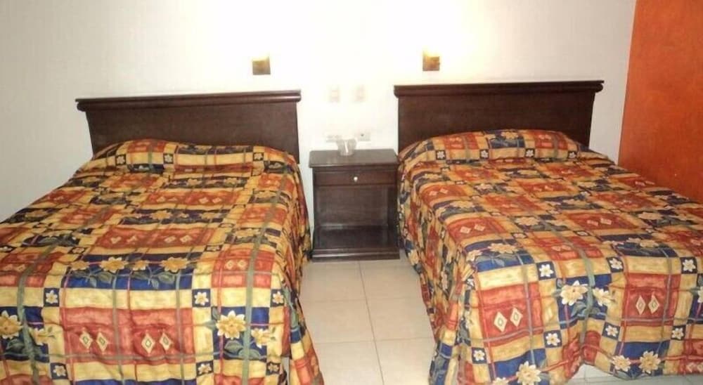 Classic Double Room, 2 Double Beds photo 3