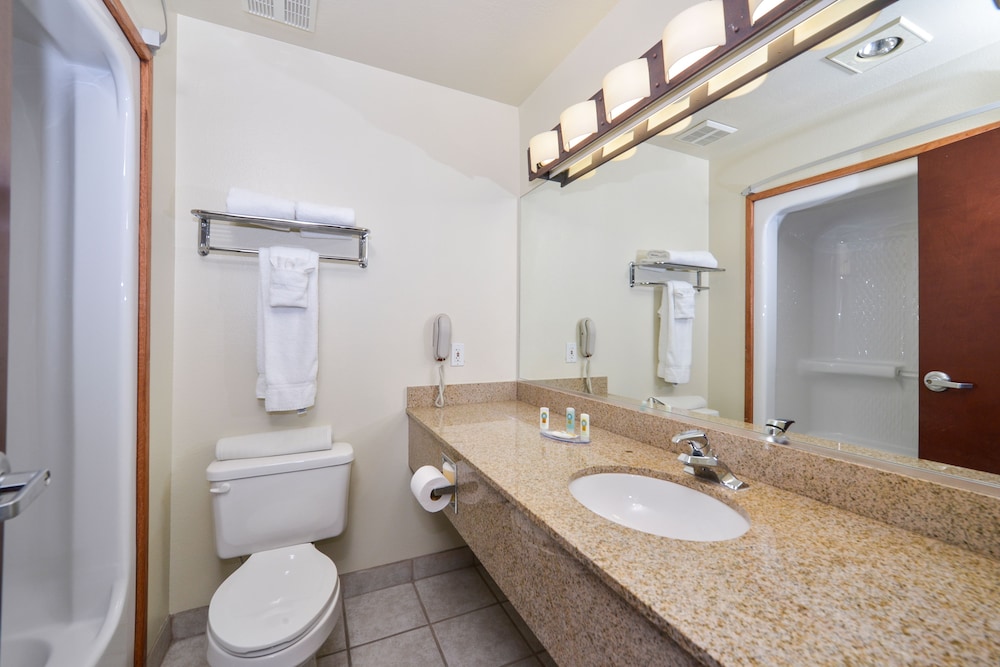 Standard Room, 2 Queen Beds, Mountain View, photo 6